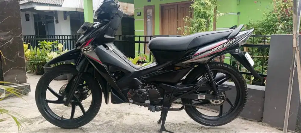 Honda Old Revo 2008 Hitam