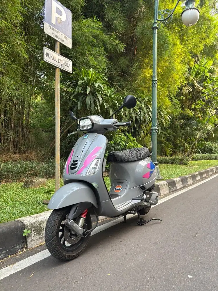 Vespa s125 warna abu abu
