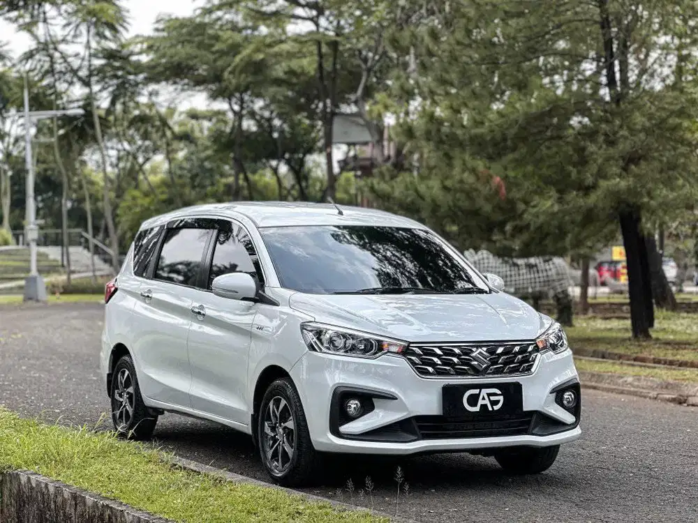 Ertiga GX Hybrid AT 2022/Ertiga GX Hybrid matic automatic putih 2022