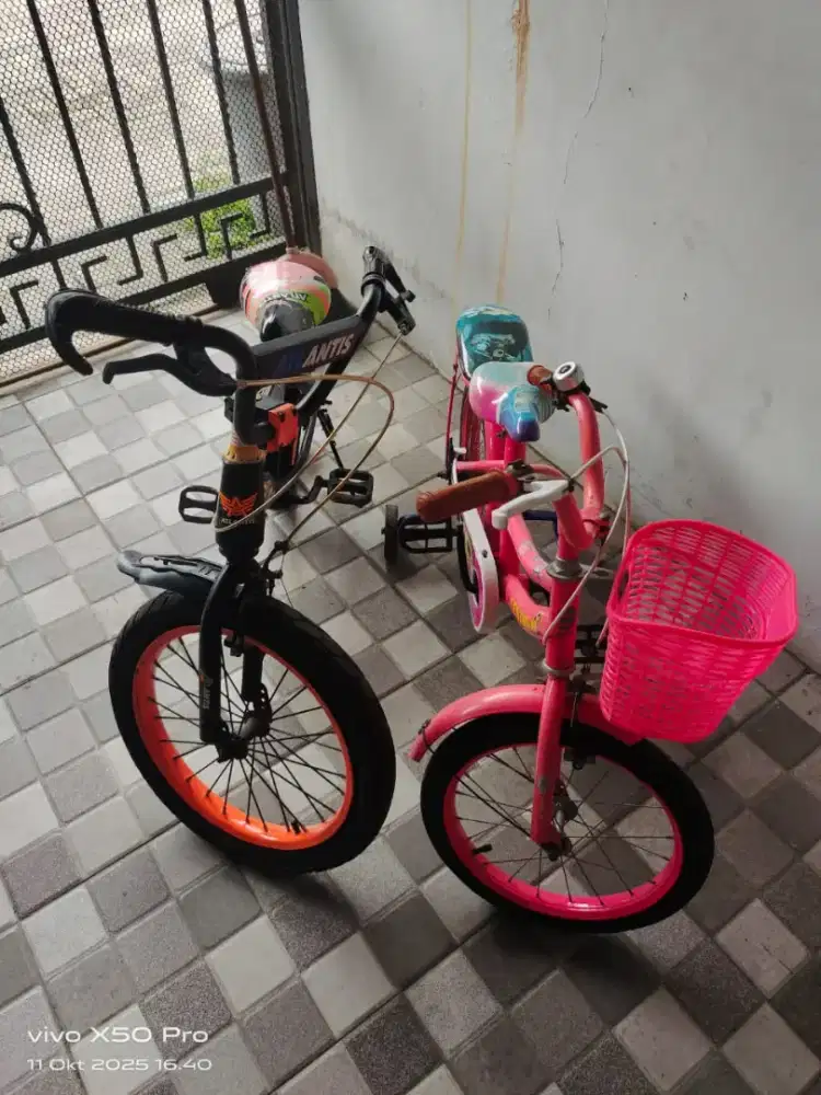 SEPEDA ANAK COWOK DAN CEWEK BEKAS