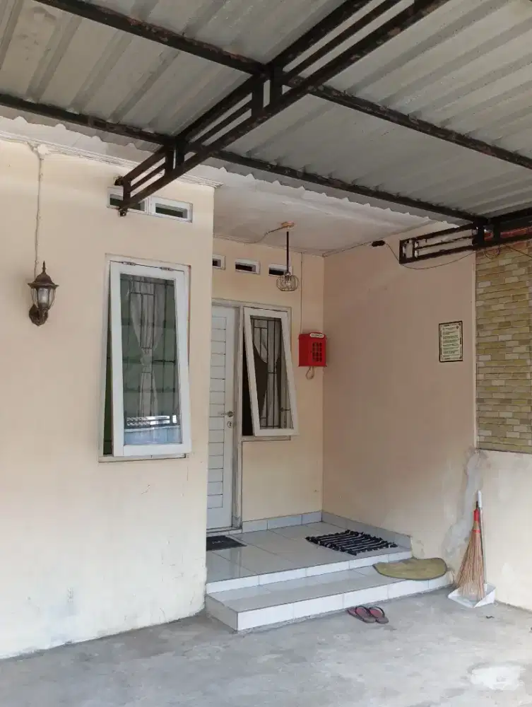 Disewakan rumah seberang UMY di lingkungan perumahan