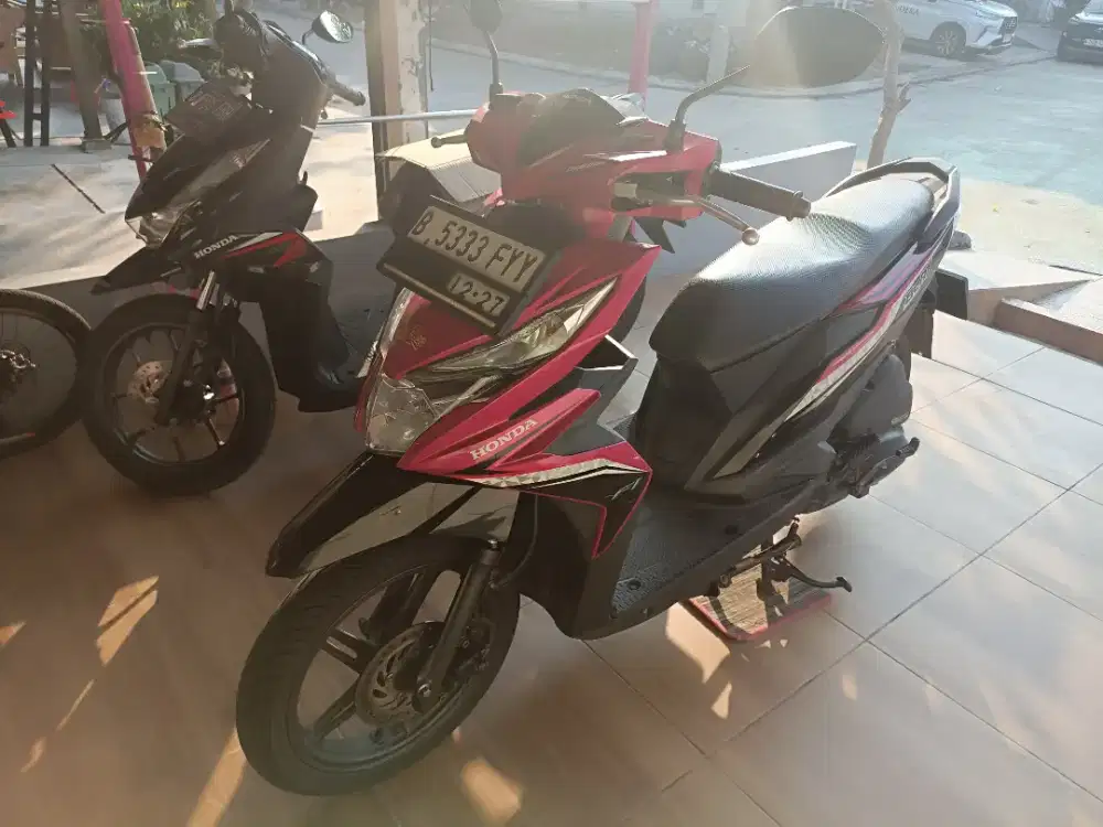 Honda Beat Fi 125cc esp iss magenta tahun 2017