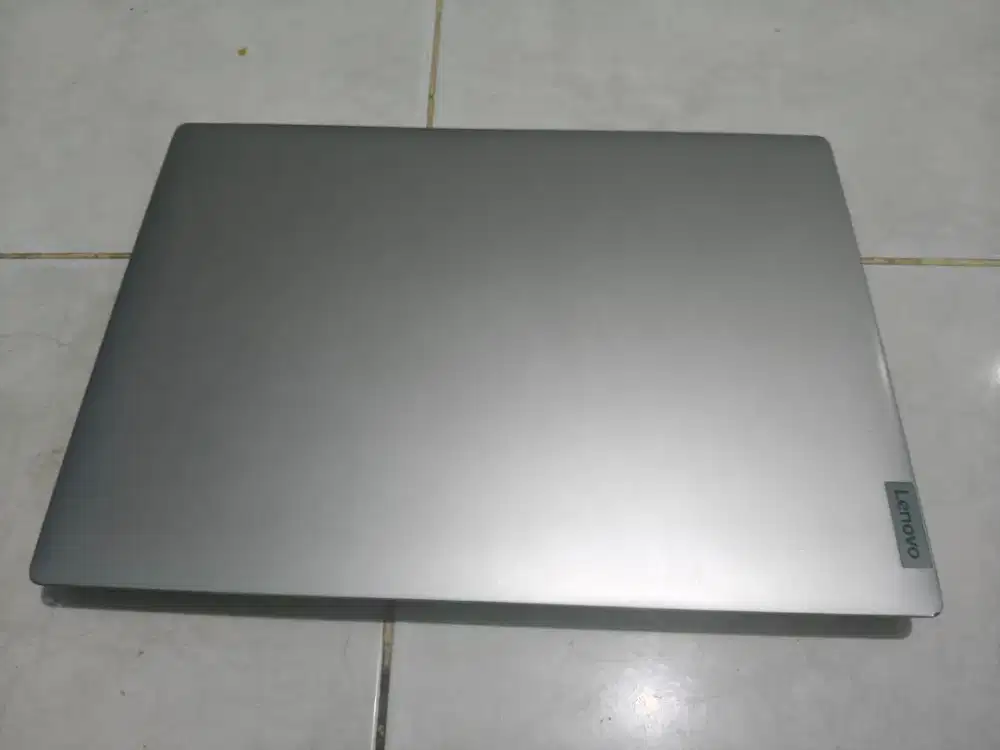 Dijual cepat Laptop merk Lenovo core i5