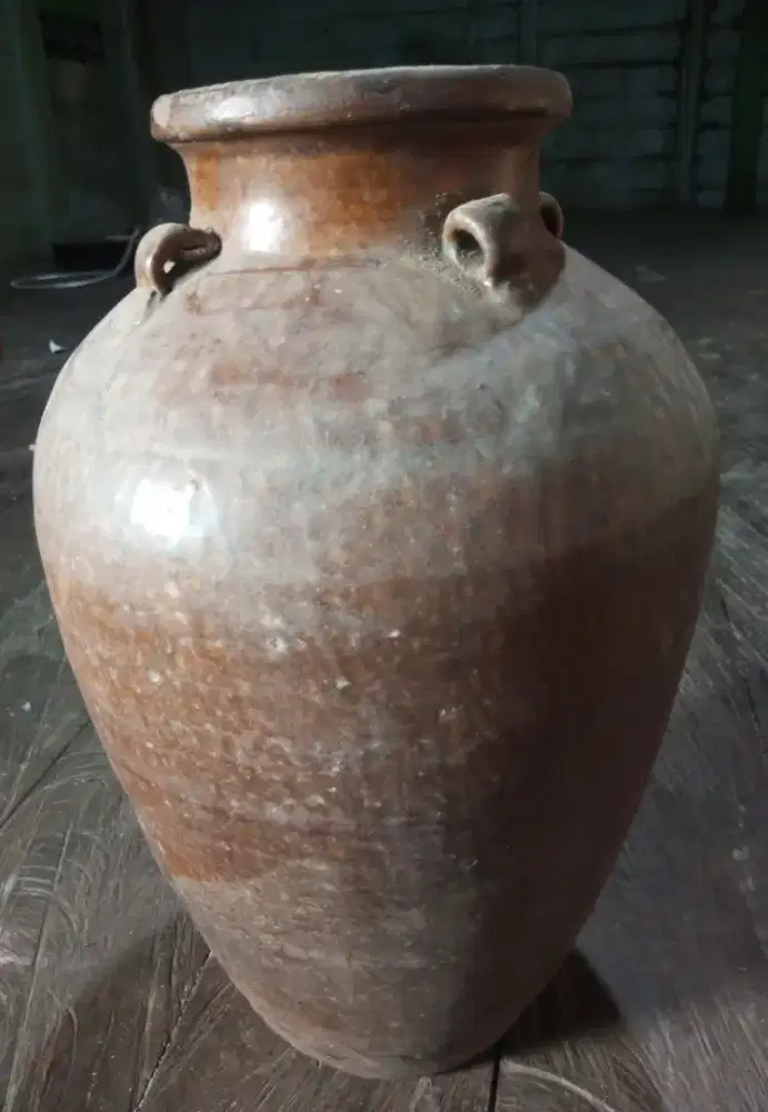 Guci Antang antik
