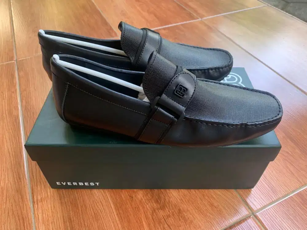 Everbest Hideaki Hitam Black
