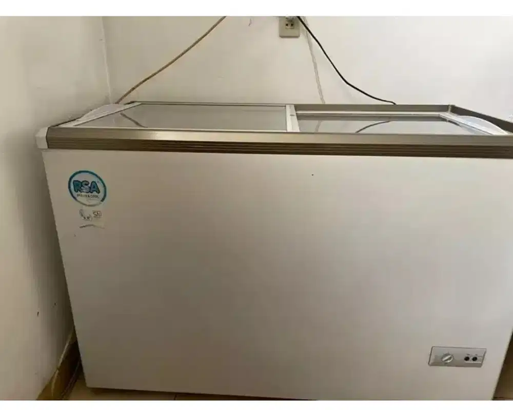 RSA XS 320 chest freezer box