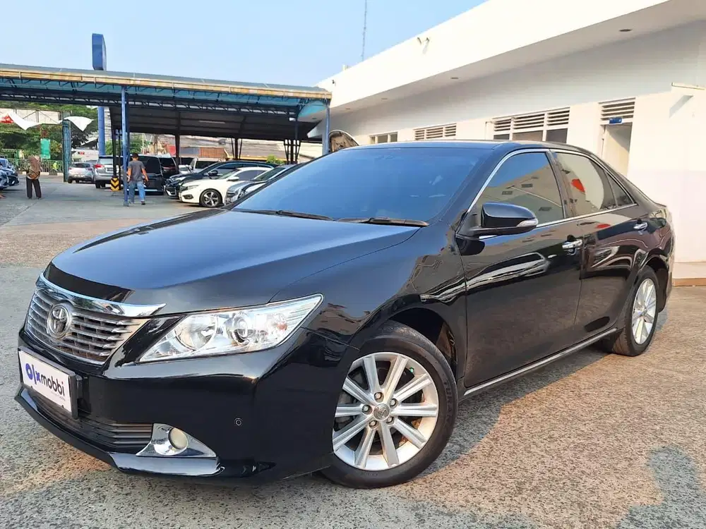 Pajak Panjang - Toyota Camry 2.4 V Bensin-AT 2013
