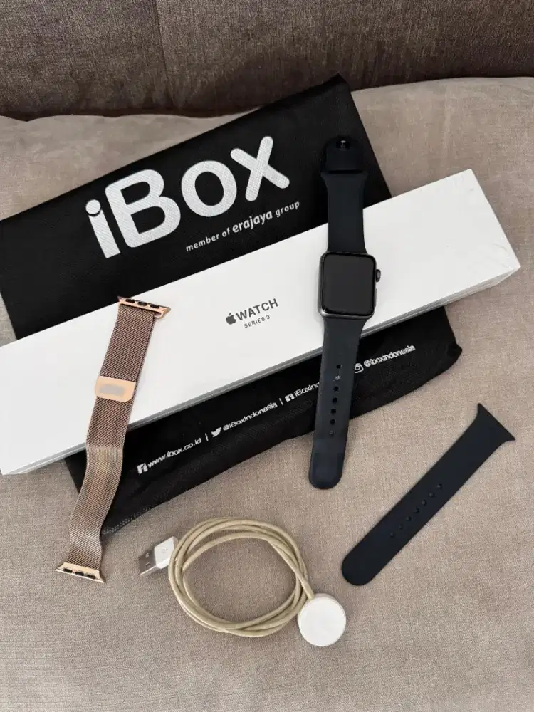 Apple Watch Series 3 38mm + free strap