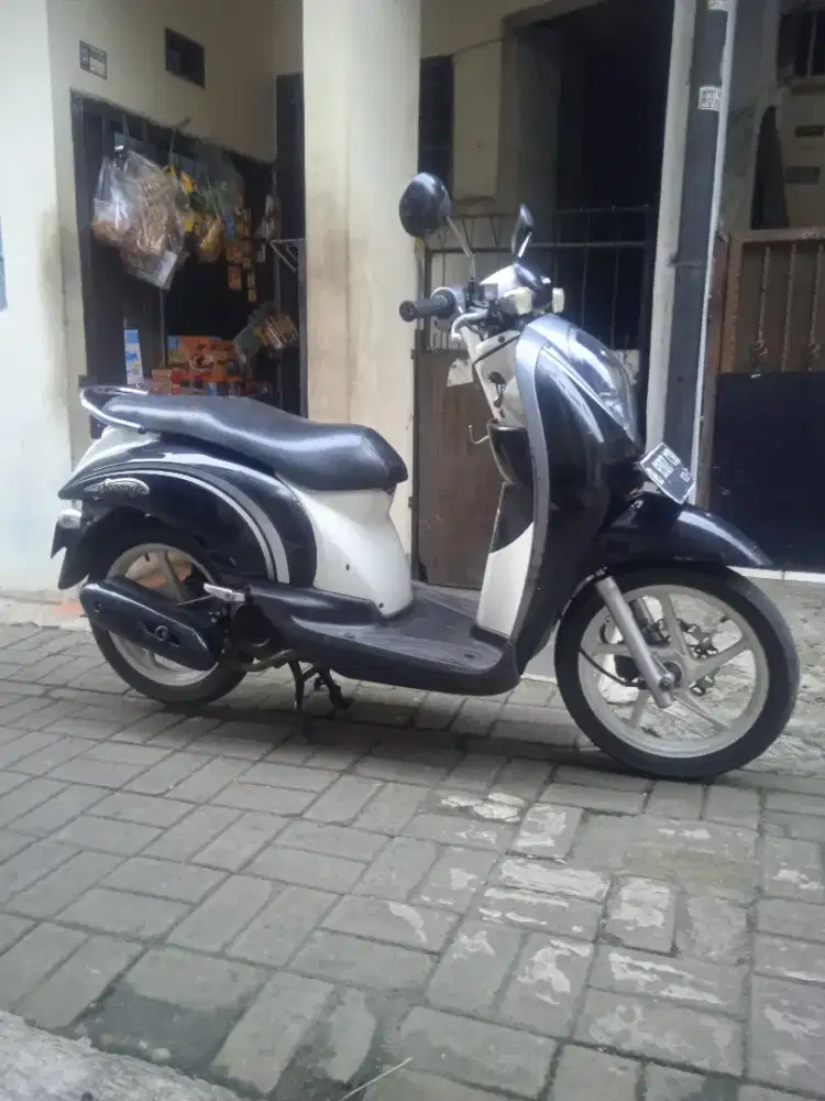 Honda Scoopy karbu th 2011 original ss lengkap