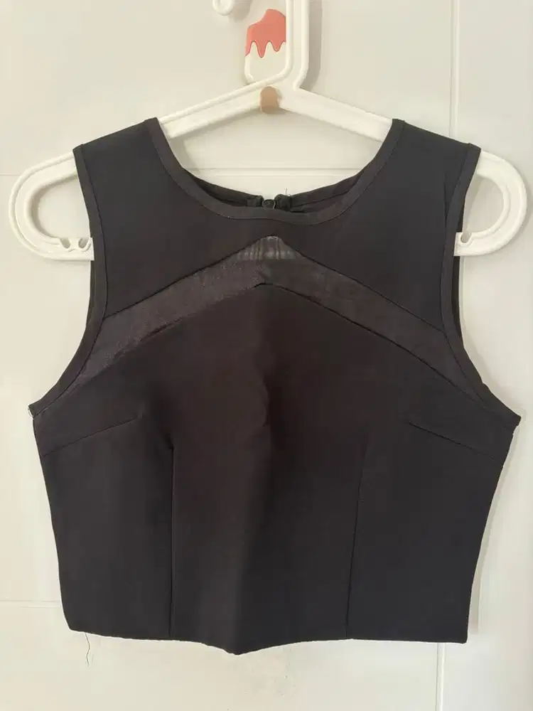Frazier black crop top with zip