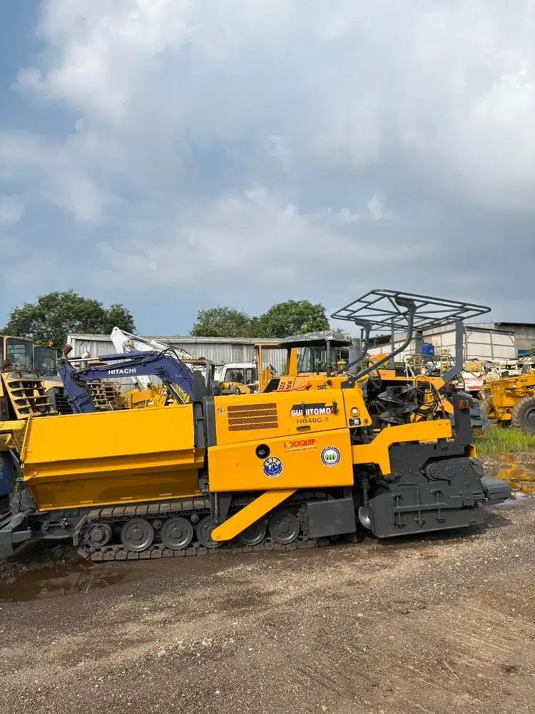 Asphalt Finisher Sumitomo HA40C-7. Wide 4 m. Ex Japan