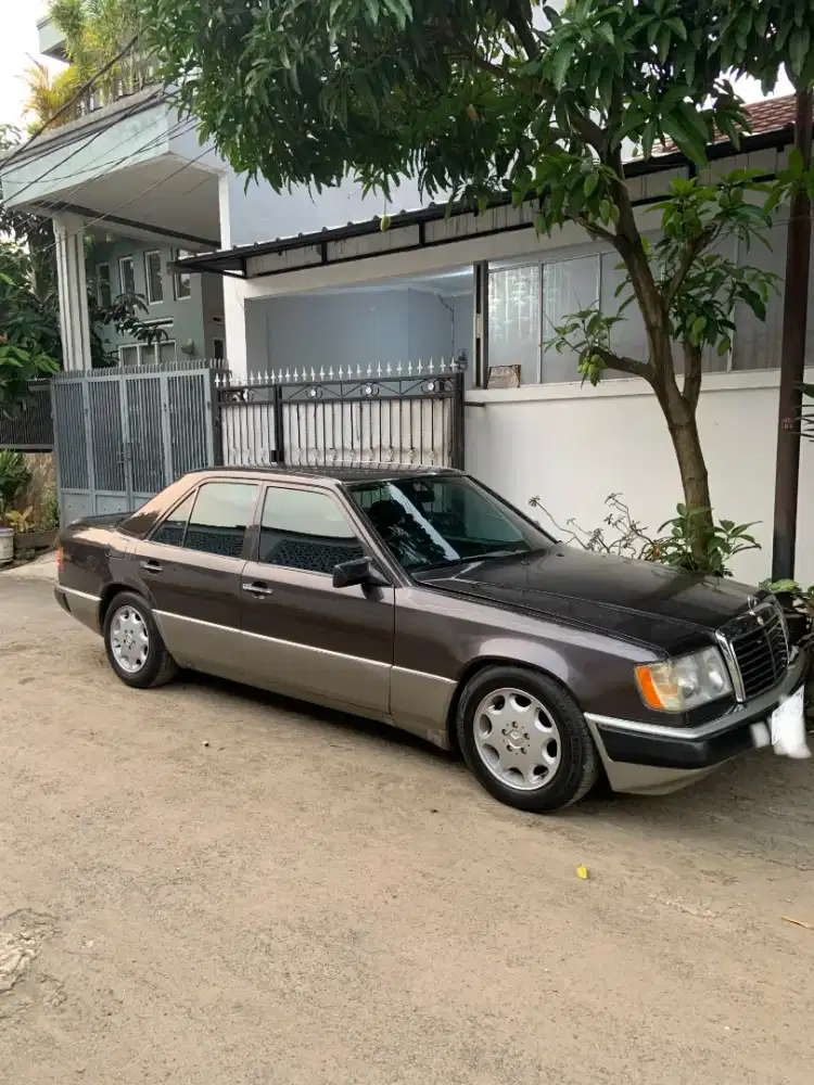 Mercedez Benz W124 230E MT 1990