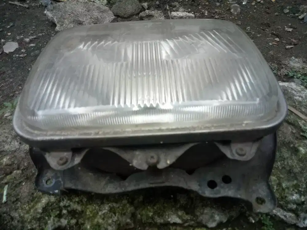 LAMPU HALOGEN LENGKAP RUMAH DUDUKANNYA BAGUS