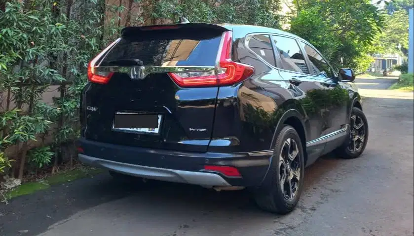 Honda CR-V Gen 5 2.0 Non Turbo AT 2017 – Istimewa!