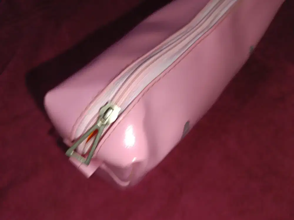 Dompet kosmetik warna pink