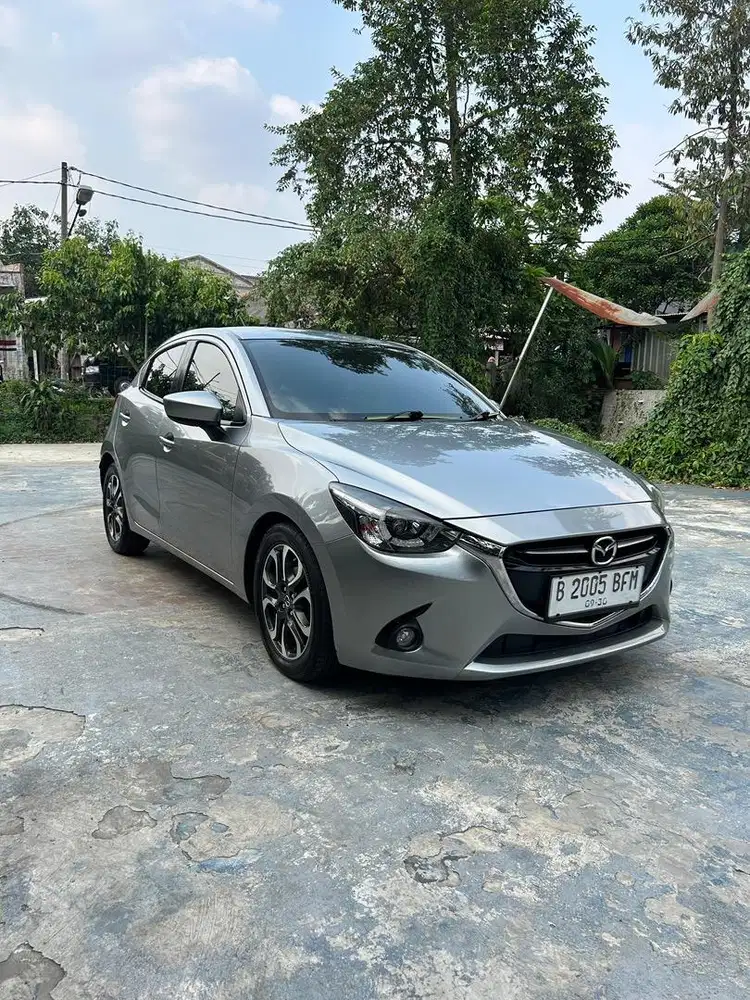 (Cash) Mazda 2 R AT 2015