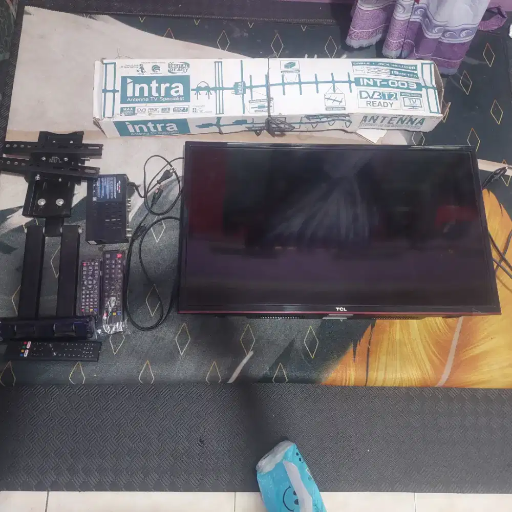 Tv LED TCL 32in
