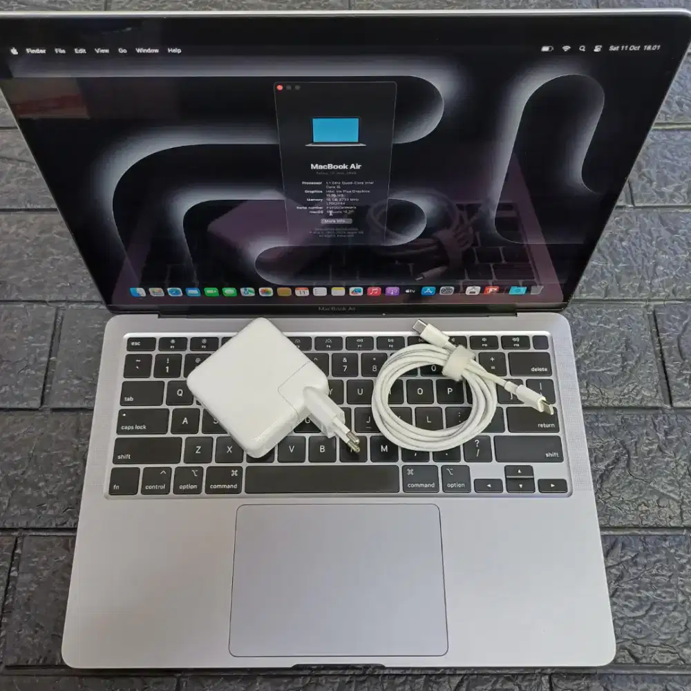 Macbook Air 2020 13 inch intel Core i5 Ram 16GB internal 256 GB