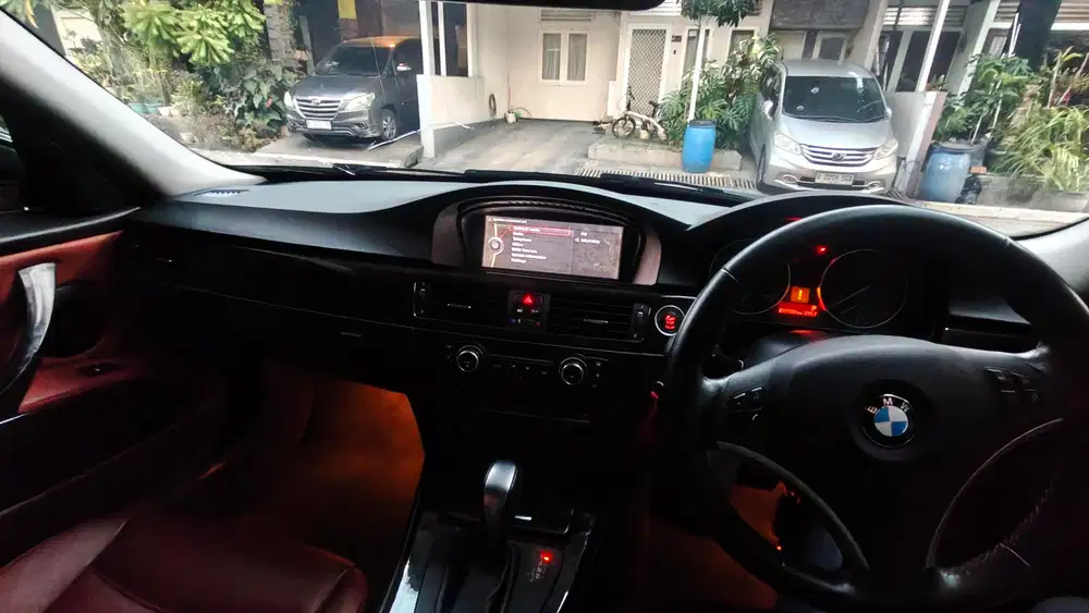 BMW 320i 2012 Bensin