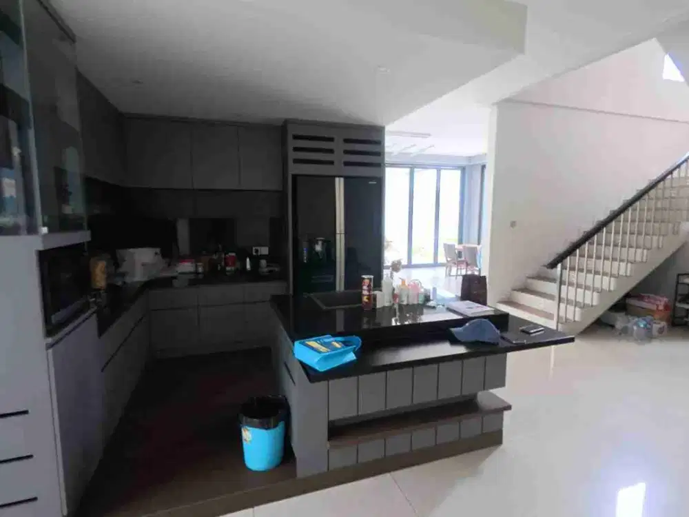 Dijual Rumah Minimalis Graha Family Row 4 mobil blok favorit