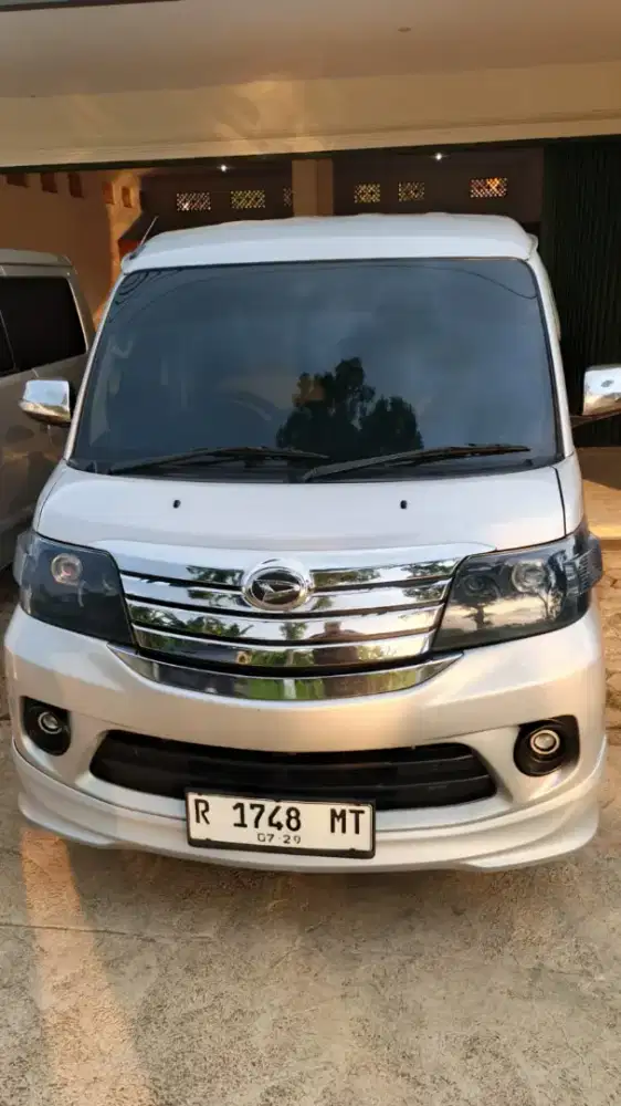 Daihatsu Luxio X  2015