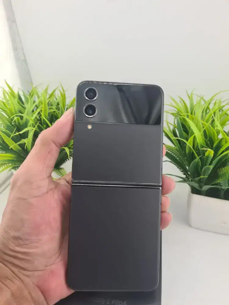 SAMSUNG GALAXY Z FLIP 4