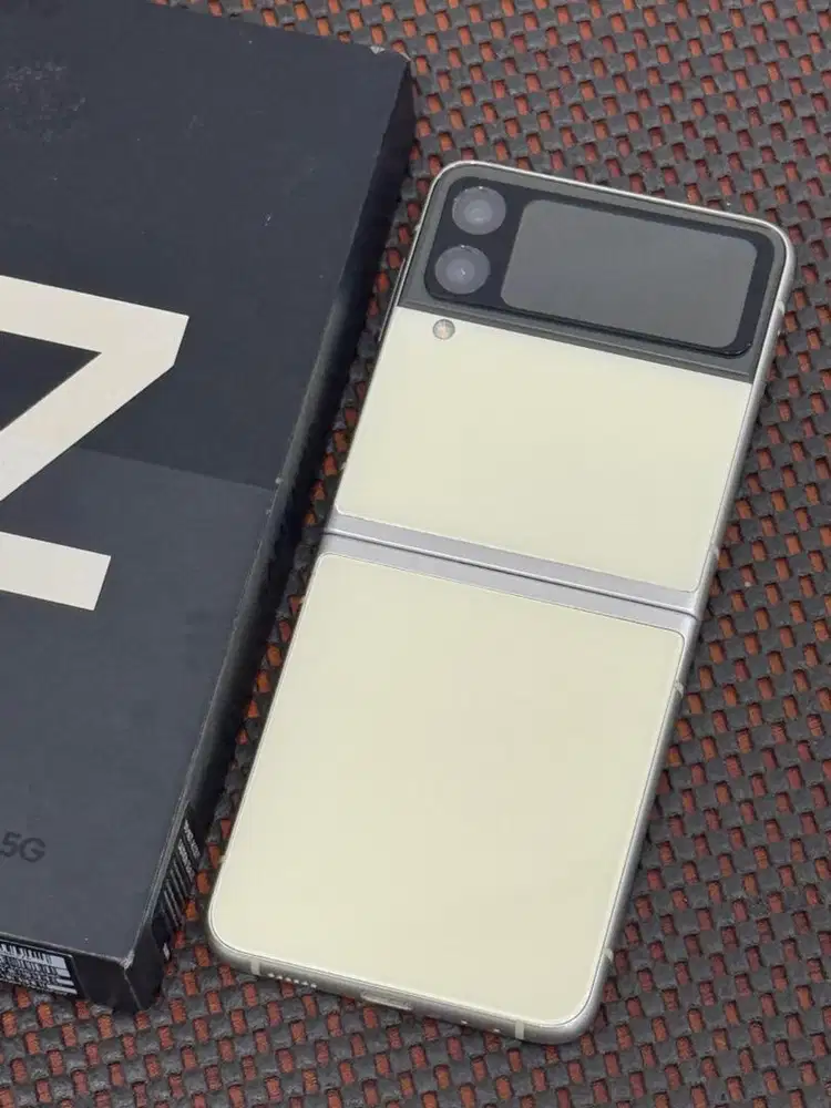 Samsung Z Flip 3 8/256 Sein