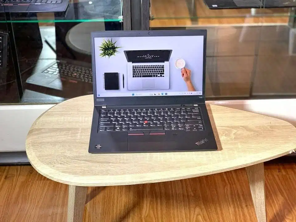 Lenovo Thinkpad T495s Ryzen 7 VGA Radeon Vega 10 RAM 16GB Cocok Gaming