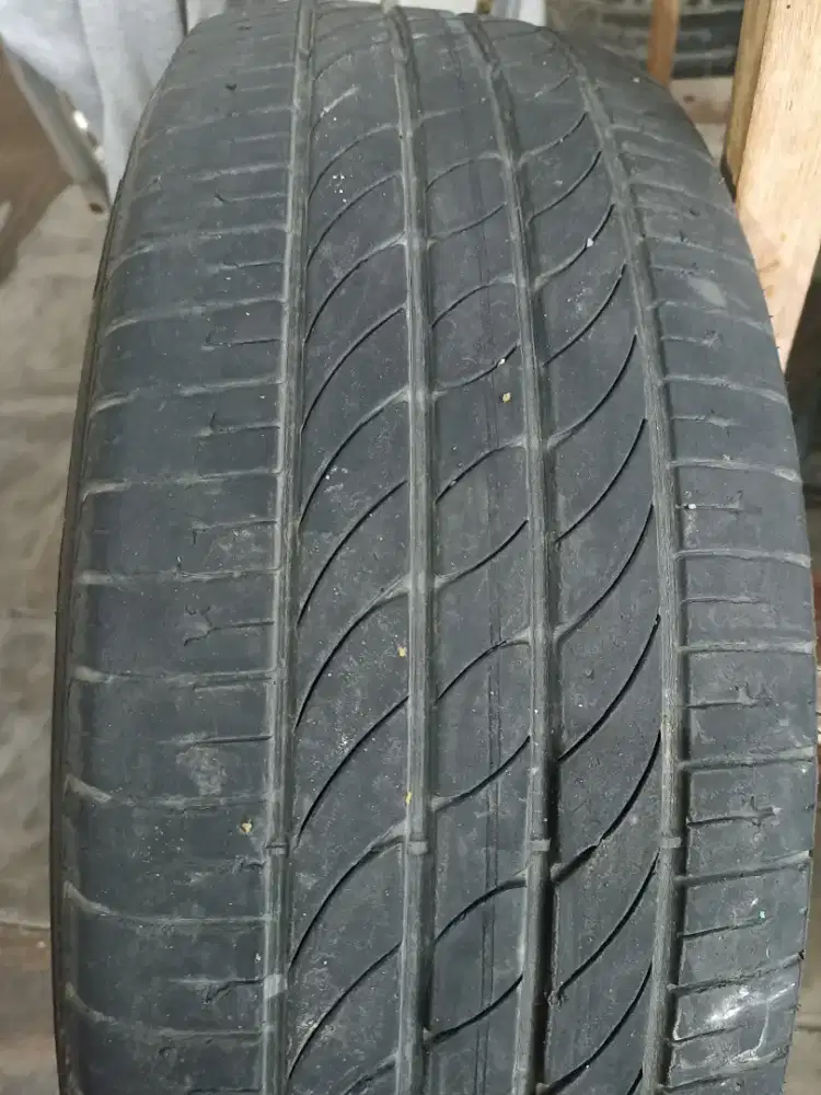 Di jual ban bekas Inova zenix