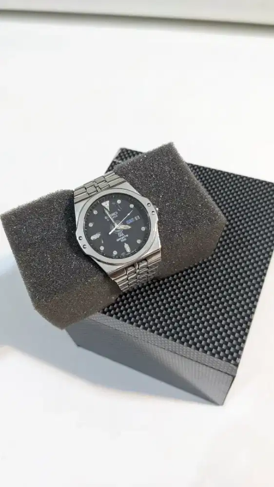 jam Seiko SQ sports, Quartz