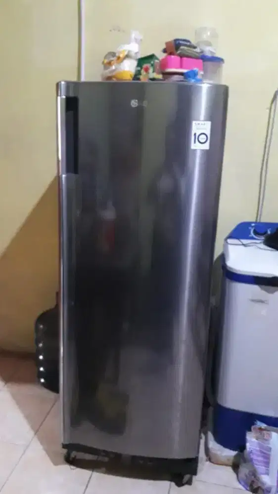 Kulkas freezer 6 tingkat thn 2024 2juta