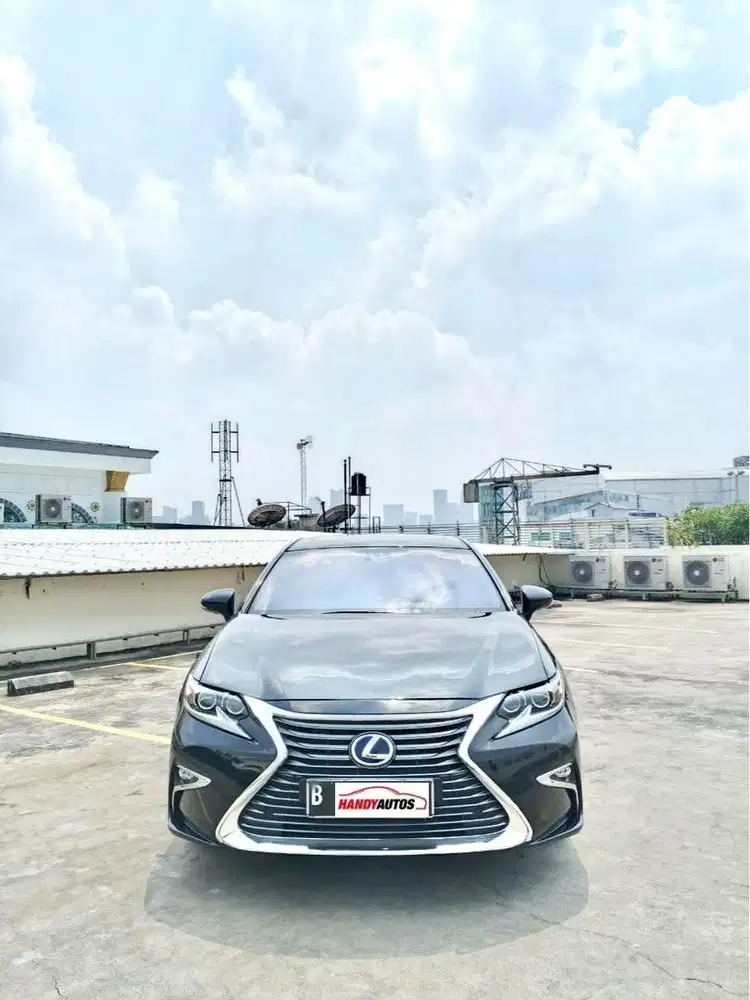 Lexus ES300H Tahun 2015 Facelift Automatic Hitam