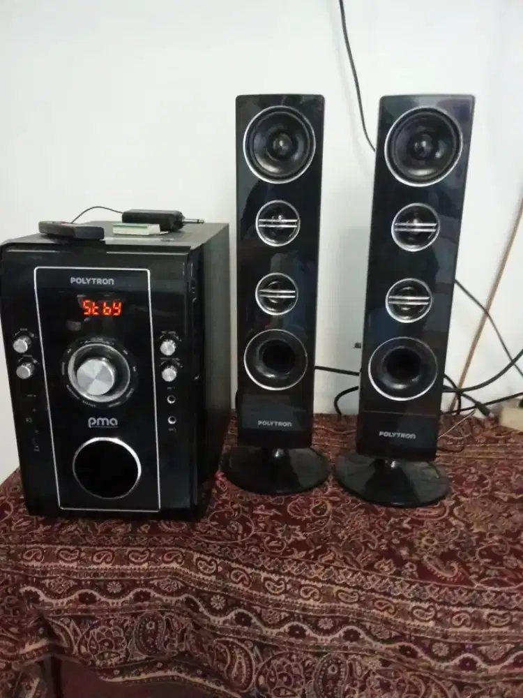 Speaker aktif polytron