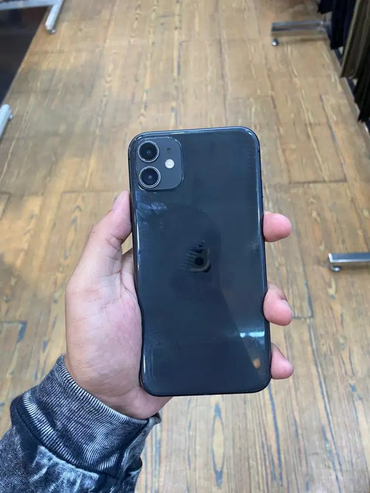 Iphone 11 64 Hitam