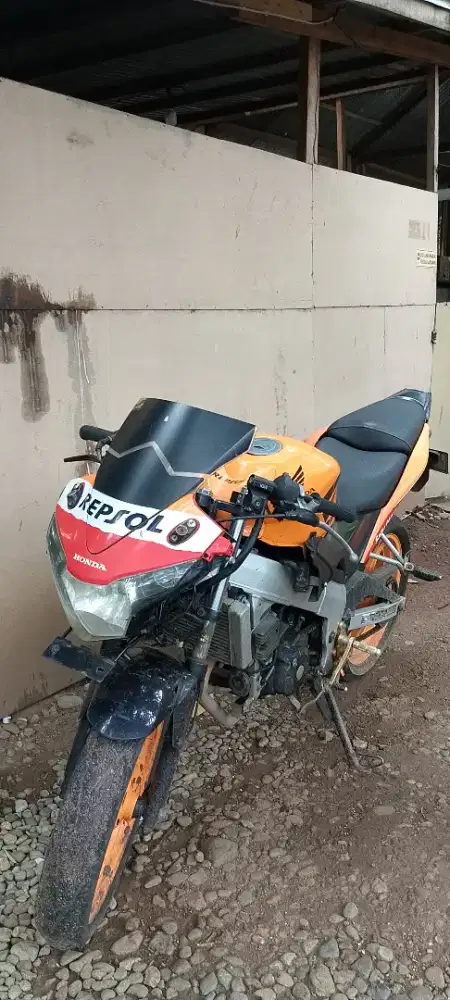 Dijual CBR 150 CBU Thailand santai