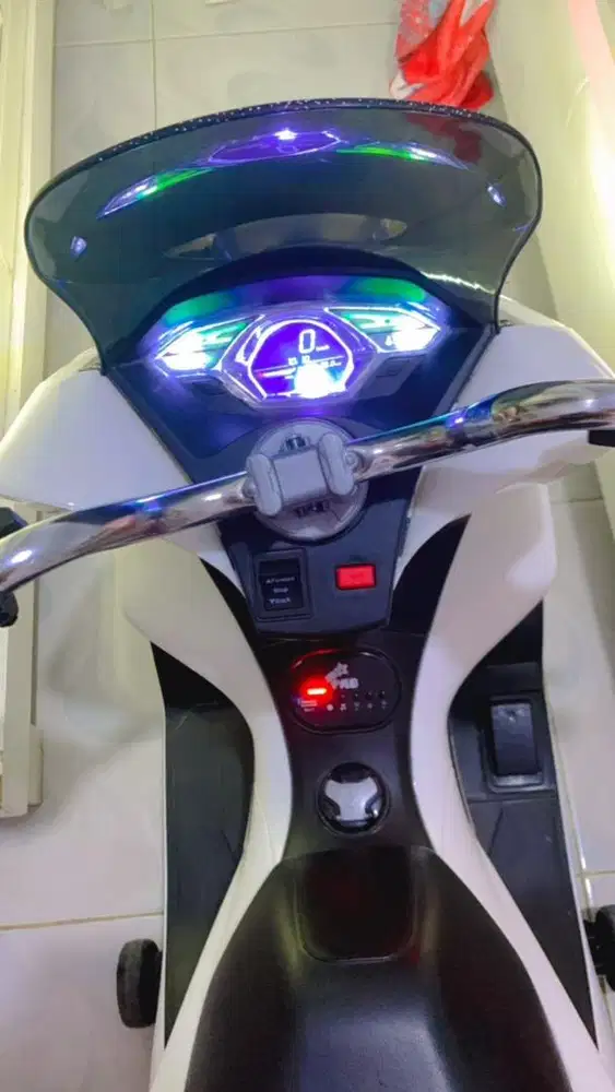 MOTOR PCX AKI ANAK ANAK
