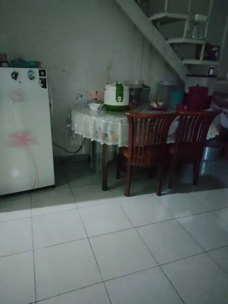 Meja makan dan 2 kursi makan kayu jati