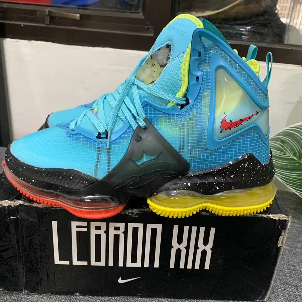 Nike Lebron 19 High Size 43