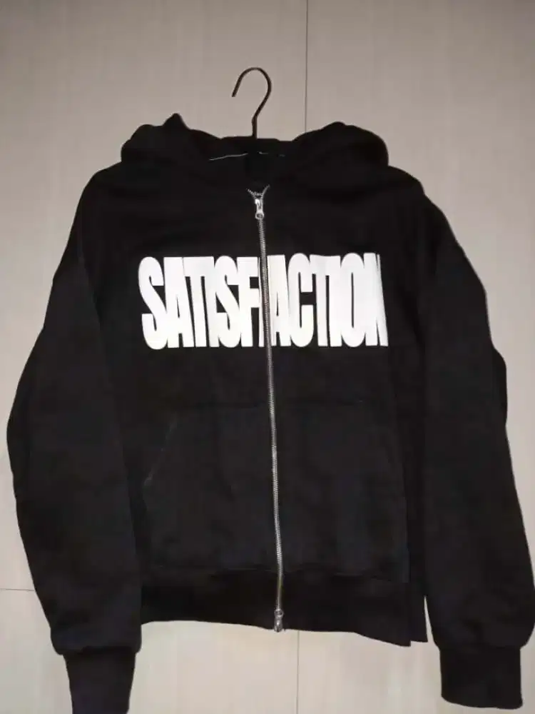 SATISFACTION HOODIE SIZE L BLACK