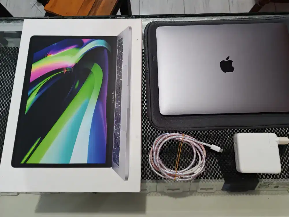 MacBook Pro M1 13 8/256