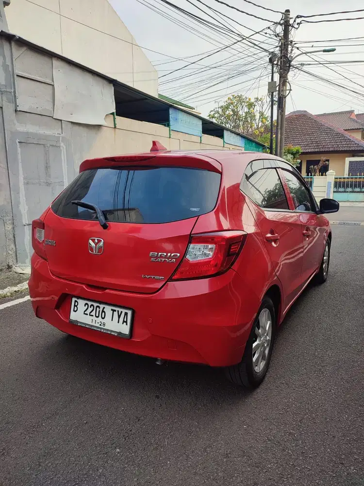 honda New  Brio E Manual  tahun 2018 merah Nopol genap jakarta timur
