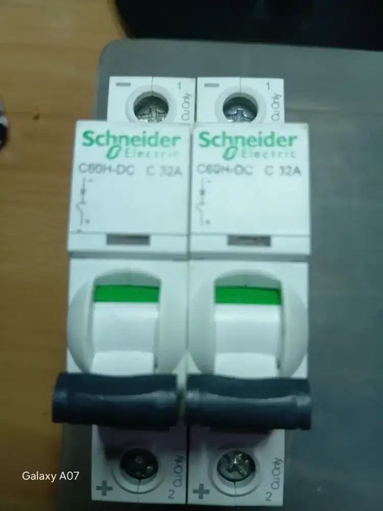 Mcb schneider C60H-DC  C32A
