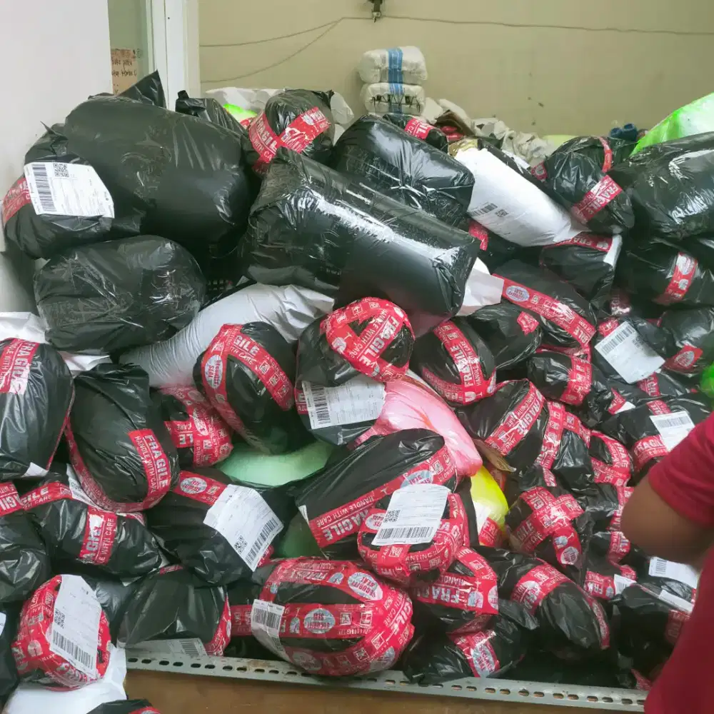 Di cari karyawan berpengalaman packing online shop dan host live