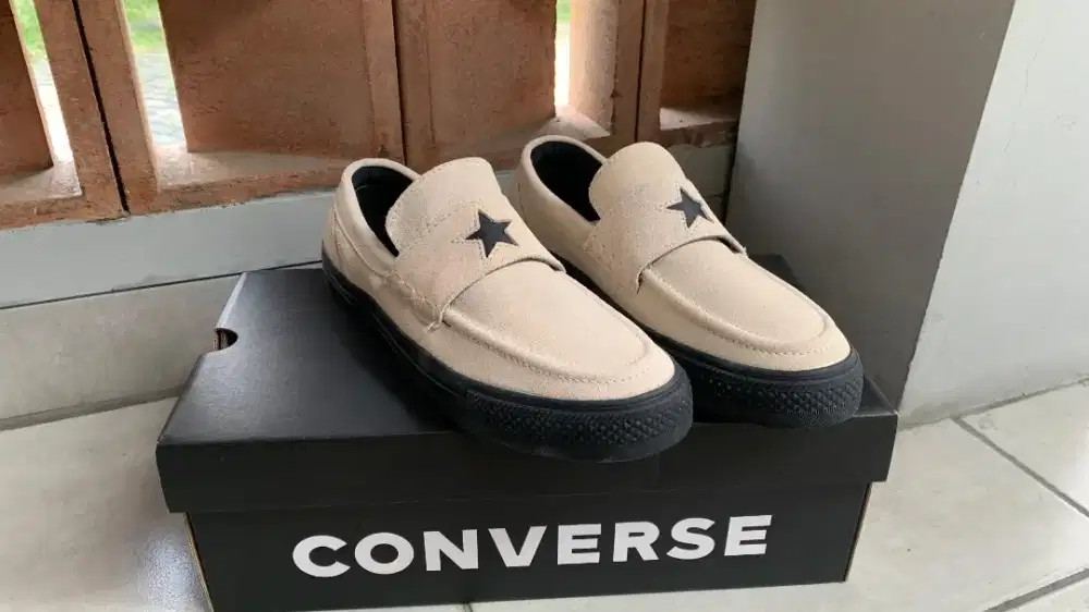 CONVERSE CHUCK TAYLOR ALL STAR LOAFERS