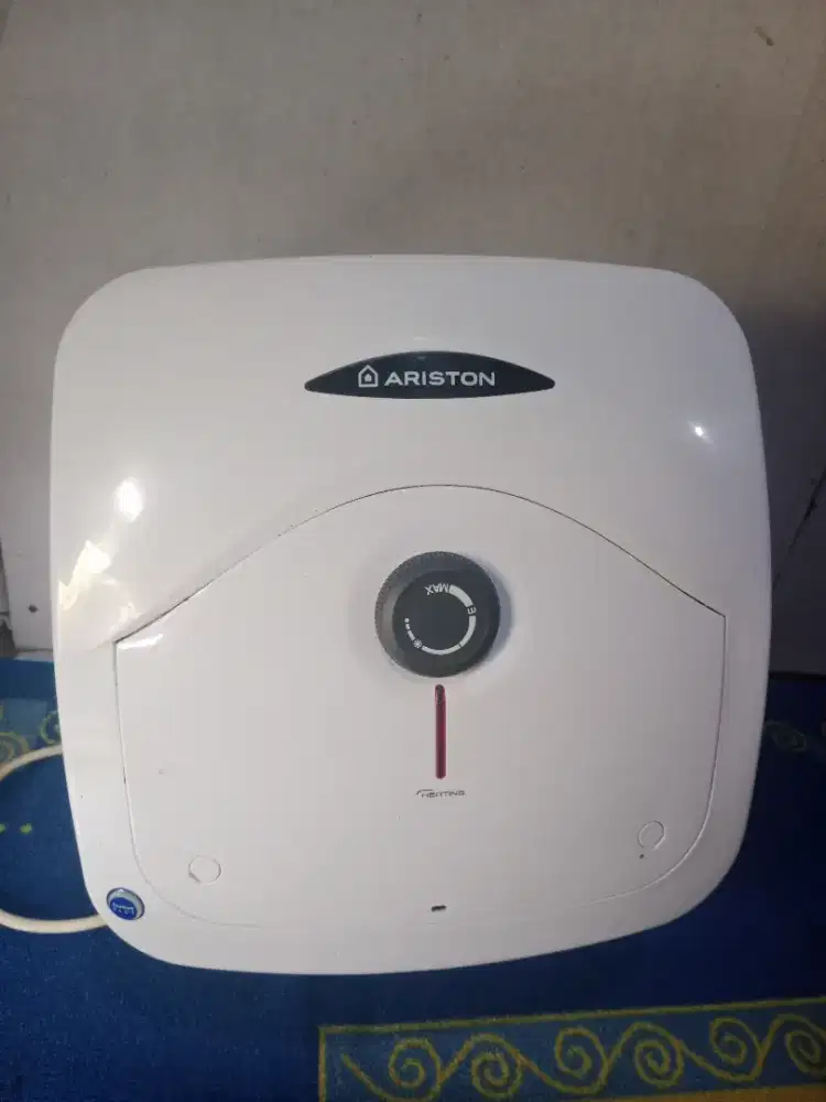Water heater ariston