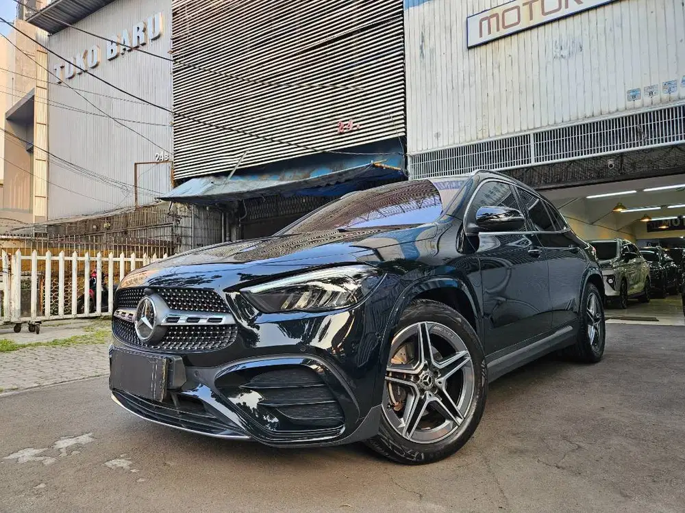 4 rb km Mercy GLA 200 AMG Line 2025 nik 2024 hitam panoramic gla200