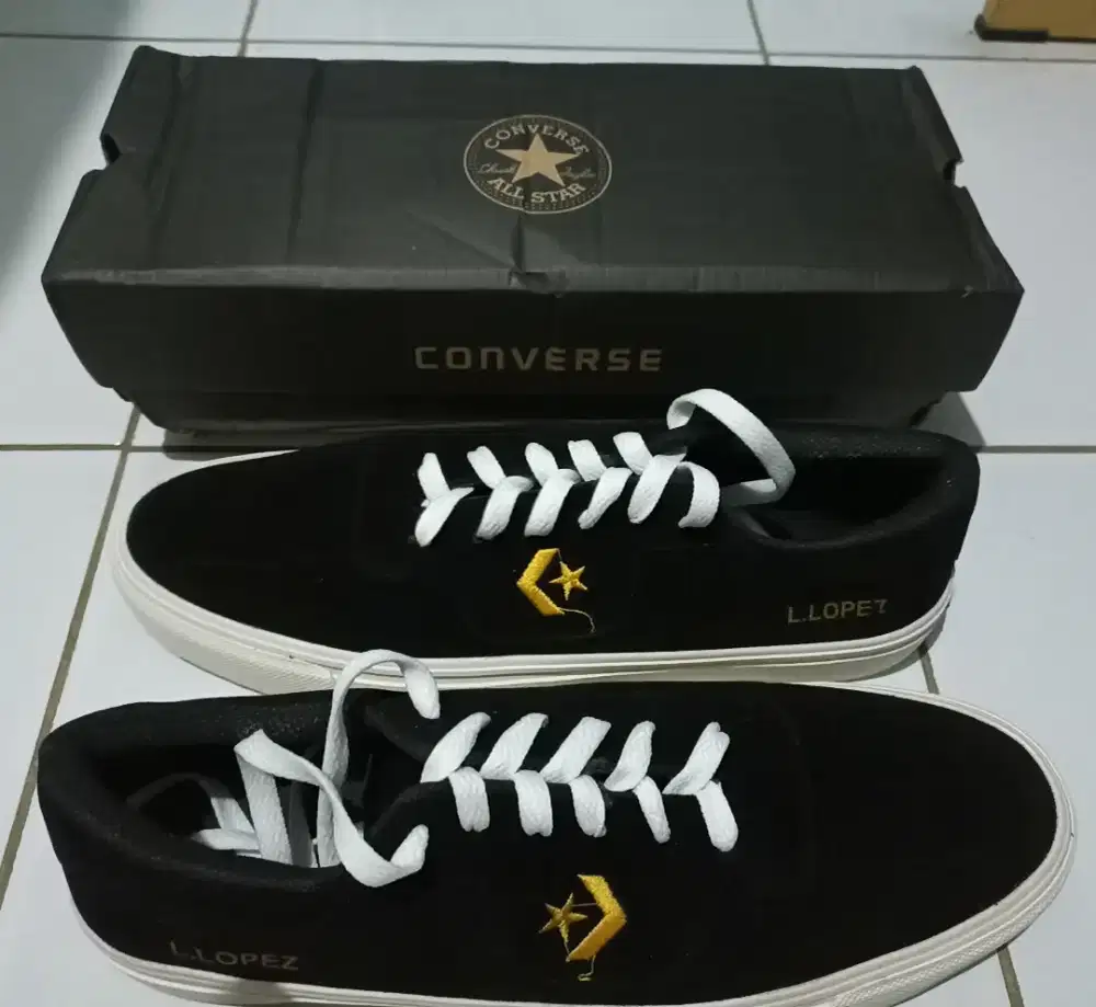 Sepatu Converse Sneakers Gratis 1