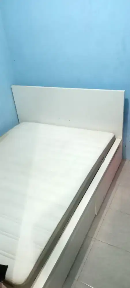 White Bedframe with cabinet storage ( dipan / ranjang ikea)
