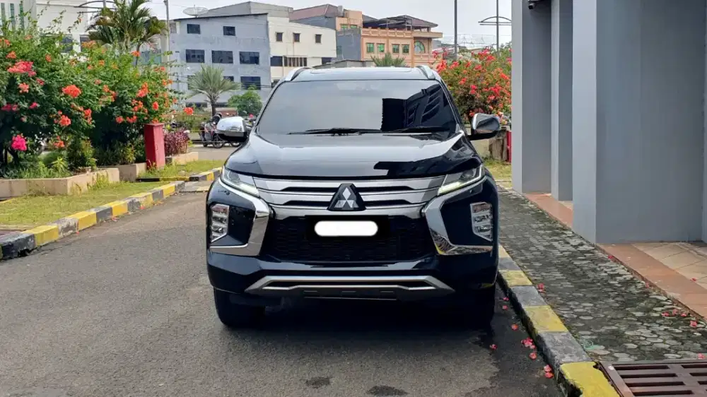 Mitsubishi pajero sport dakar ultimate 4x4 sunroof 2023 hitam