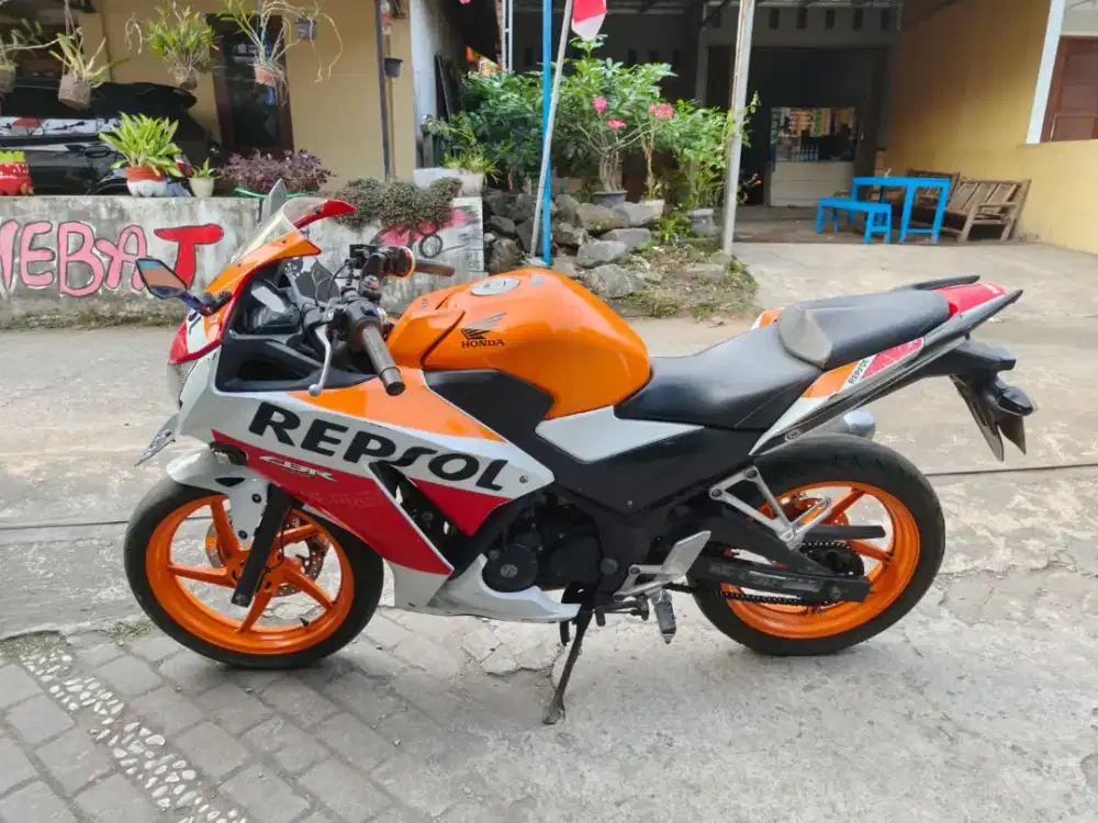 CBR THN 2016 plat AA Magelang
